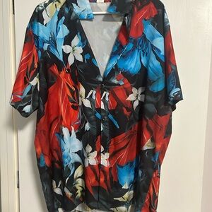 Casual Floral Button-Down Shirt in Red & Blue